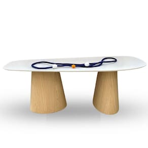 Mesa De Jantar Orgânica 180x100cm Base Carvalho Tampo Laca