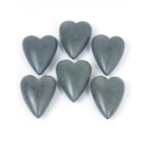 Conjunto de seis corações de pedra esculpidos à mão Kalalou Grey