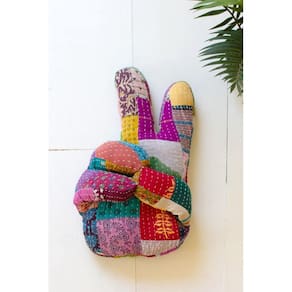Almofada KALALOU Kantha Hand Peace Sign 23x20x34 cm