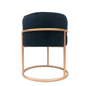 Banquinho De Veludo Com Estrutura De Metal Preto 39Cm