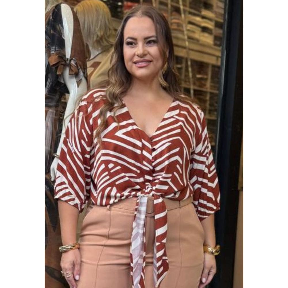 Blusa Curta Plus Size em Viscose com Amarração