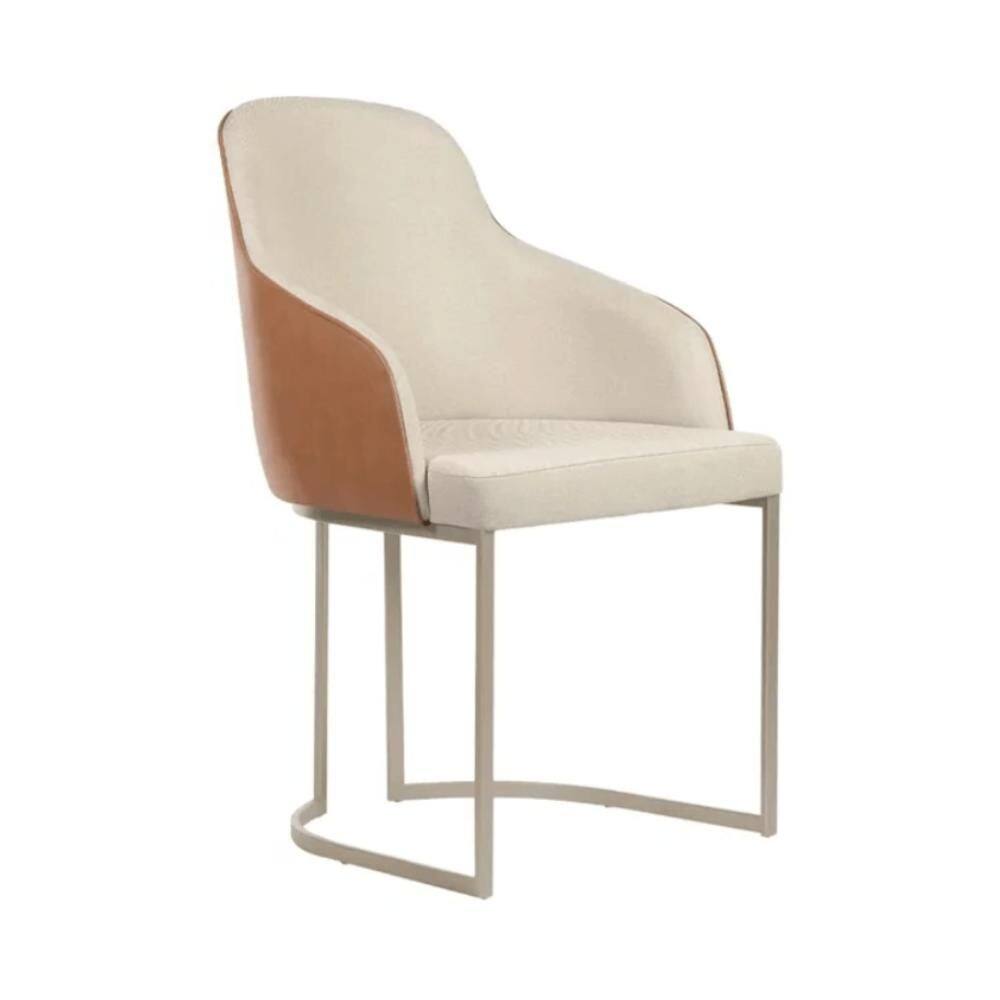 Cadeira Estofada Albany Pés em Aço de Carbono Champanhe Assento em Linho Off White e PU Caramelo