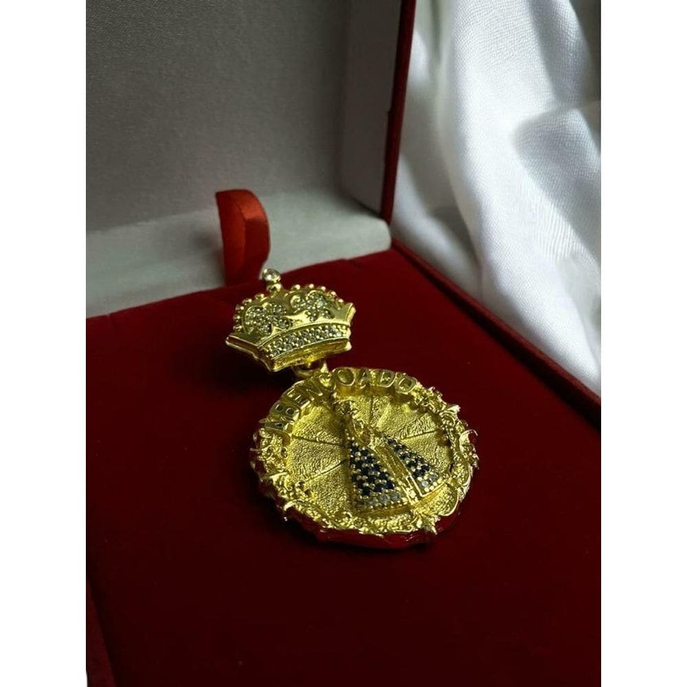 Pingente Santa Abençoado Coroa P - Banhado A Ouro 18K