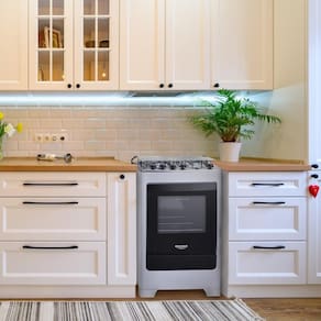Fogão de Chão 4 Bocas À Gás Acendimento Automático Mesa em Inox Forno Com Luz Cozinha Moderna Branco