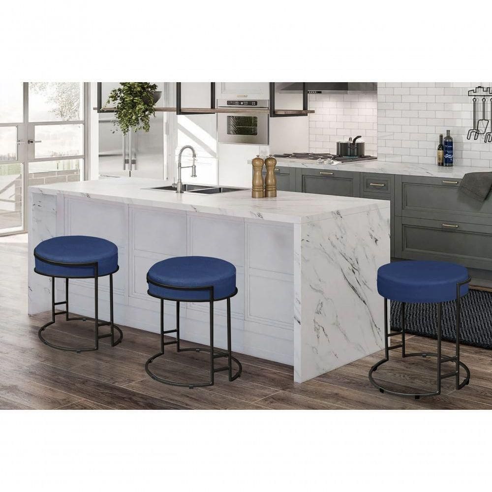 Puff Decorativo Sarah Sala E Recepção Metal Preto Em Veludo