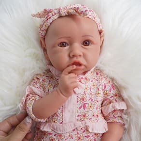 Reborn Baby Doll YaLuoqian com redução de 1:1 totalmente realista em silicone