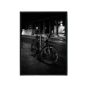 Quadro Fotografia Bicicleta Pneu Furado 45X34 Vidro Preta