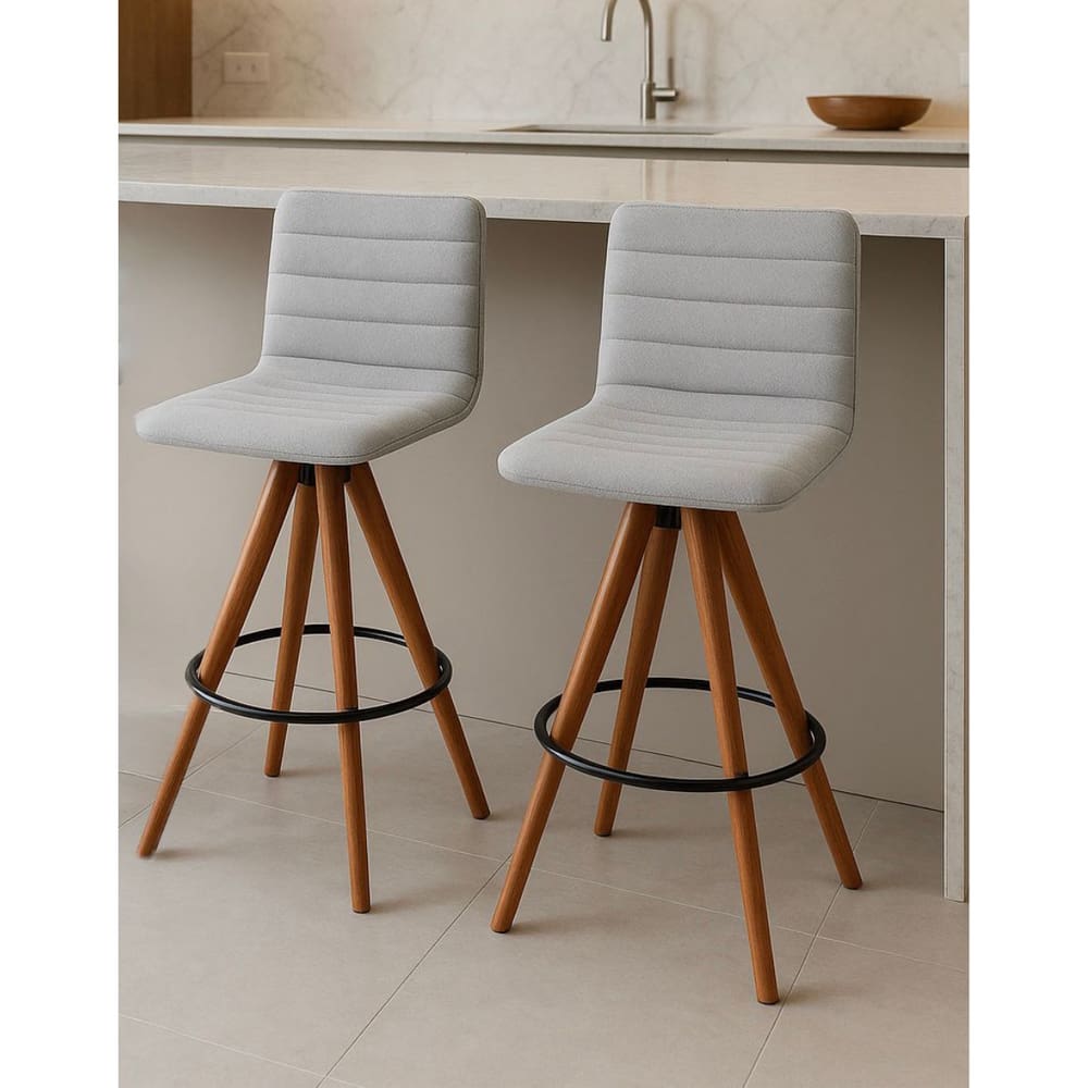 Kit 2 Banquetas Lucy Giratórias em Madeira Castanho com Linho Cor Alumínio – Exclusiva