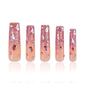 Pressione as unhas LOVFUL Pink Glitter com cristais de comprimento médio