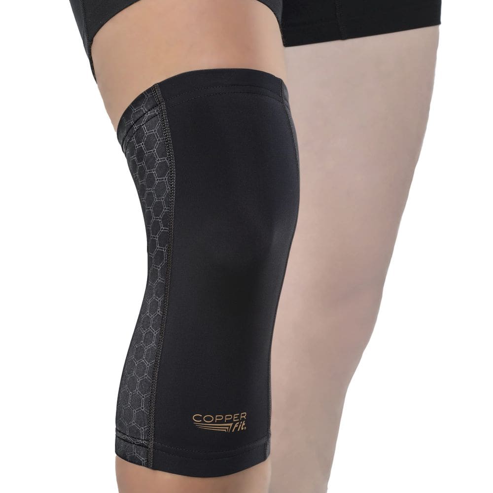 Manga de compressão de joelho Copper Fit Freedom Black Medium