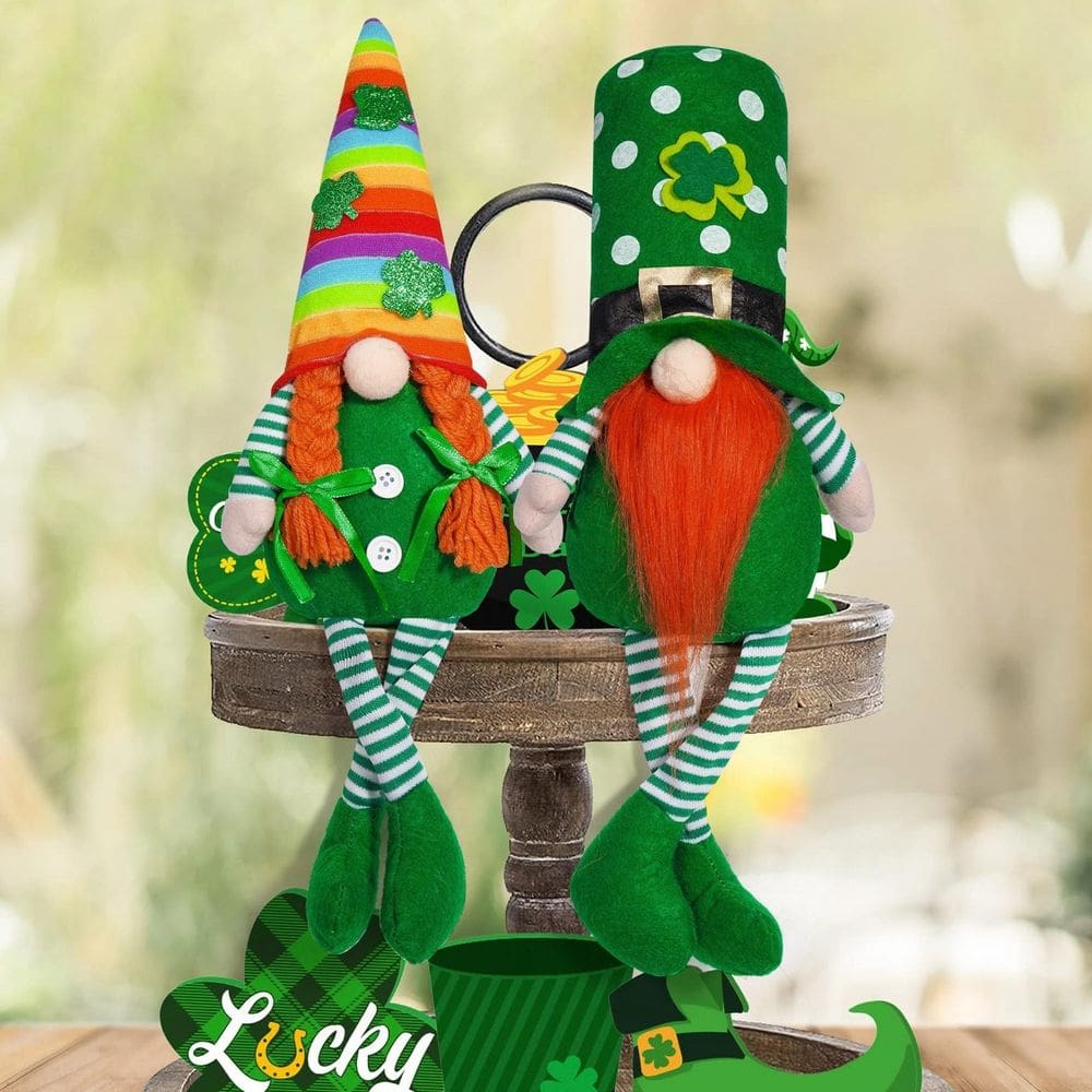 Pacote com 2 bonecos de pelúcia e decoração de gnomos do Dia de São Patrício