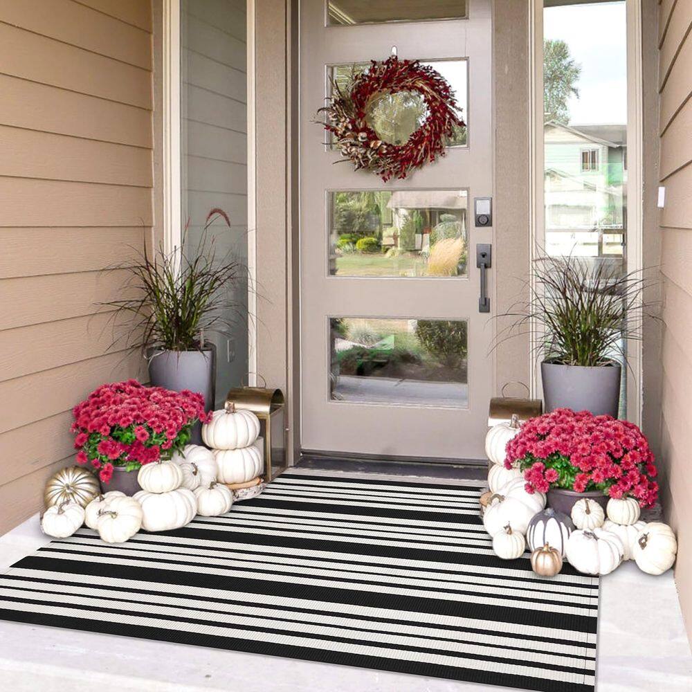 Tapete IOHOUZE Preto e Branco Listrado 90x150cm Algodão