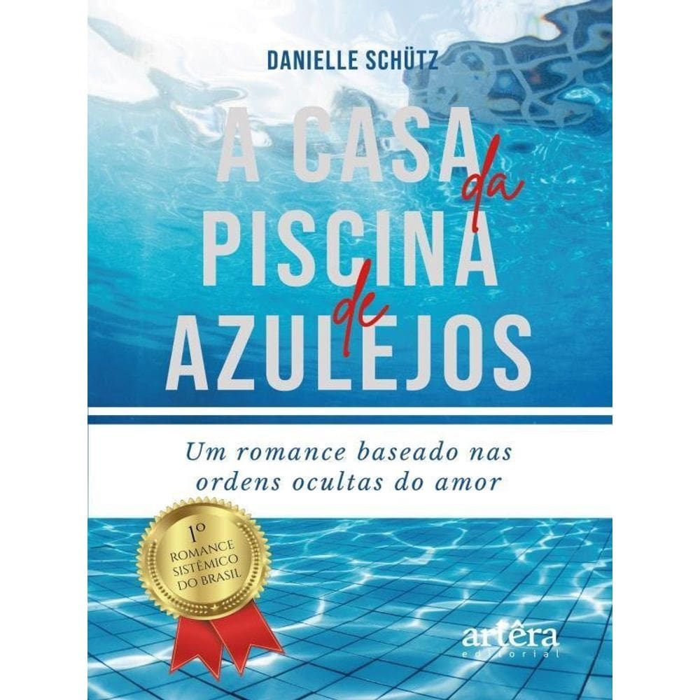 A Casa Da Piscina De Azulejos