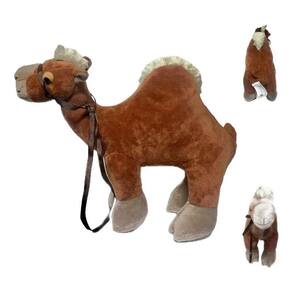 Camelo Dromedário De Pelúcia Realista Com 30 Cm Cor Marrom