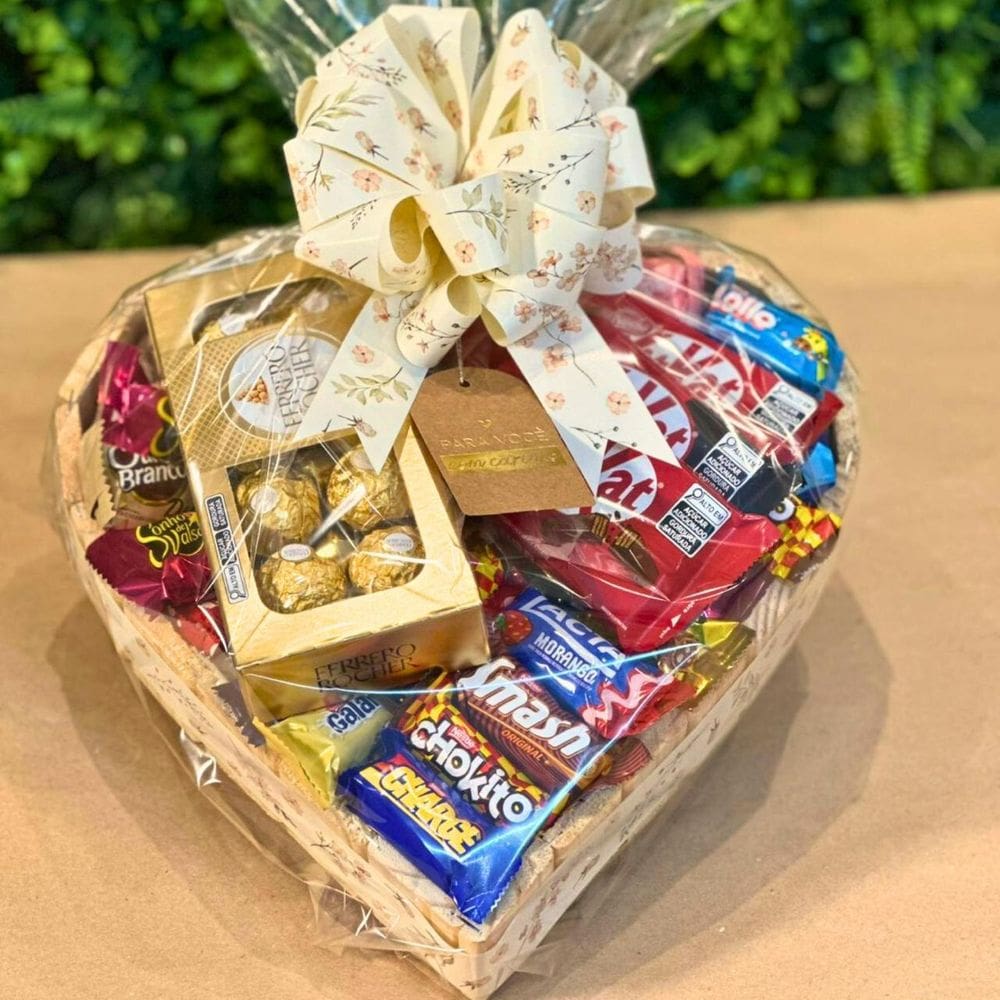 Cesta De Chocolate Formato Coração Com Lindo Laço Presente