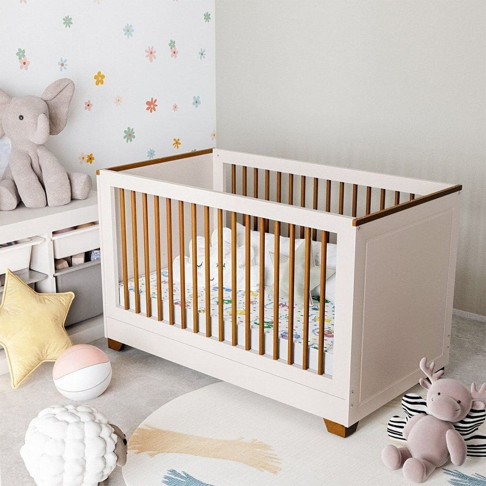 Berço 2 em 1 com Grade em Madeira Maciça e Colchão Soft Line D18 70x130x12cm Casatema Off White/Mel