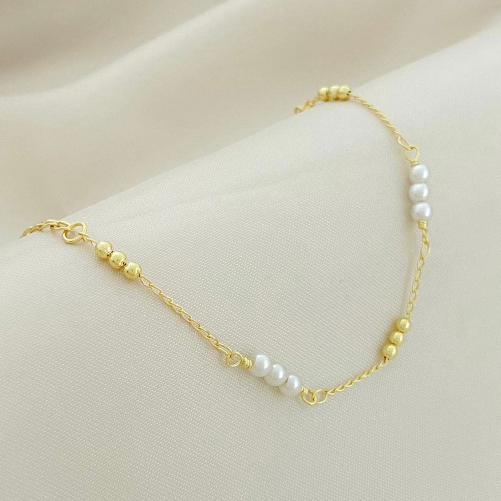 Pulseira Pérolas e Bolinhas Banhada a Ouro