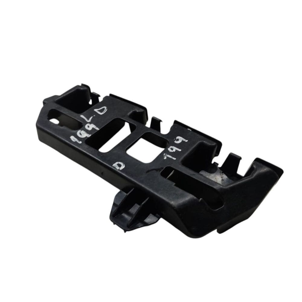 Guia Parachoque Traseiro Direito Porsche Cayenne 2016