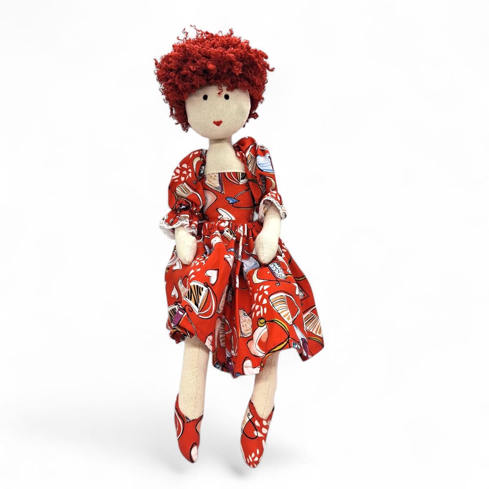 Boneca de Pano Artesanal 37 cm Delicada Vestido Vermelho