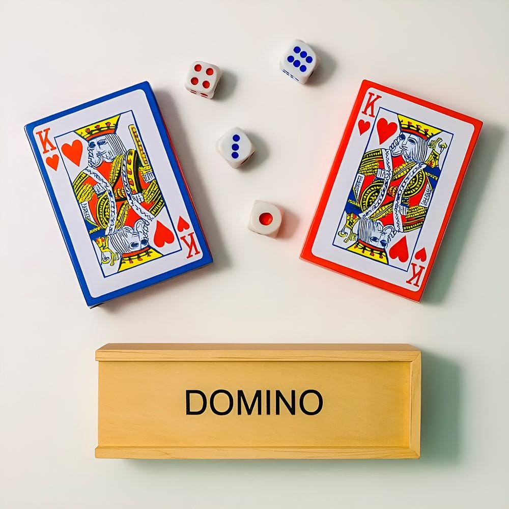 Kit Essencial para Noite de Jogos Baralho, Dados e Dominó