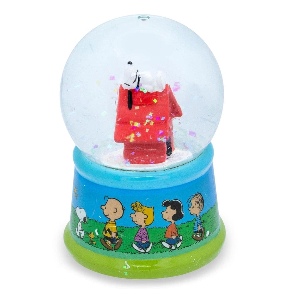 Snow Globe Silver Buffalo Peanuts Group Walk 55 mm Light Up