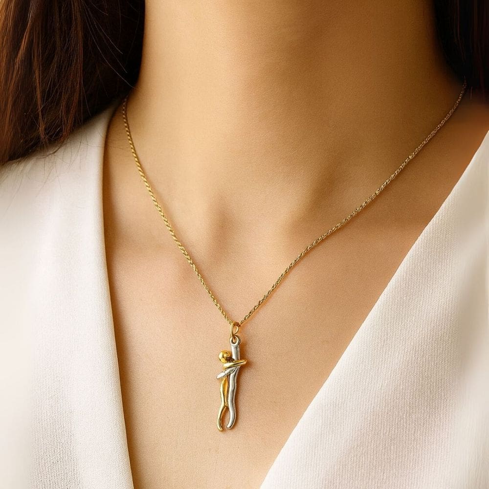 Colar Casal Magnético Dourado e Prata com Pingente