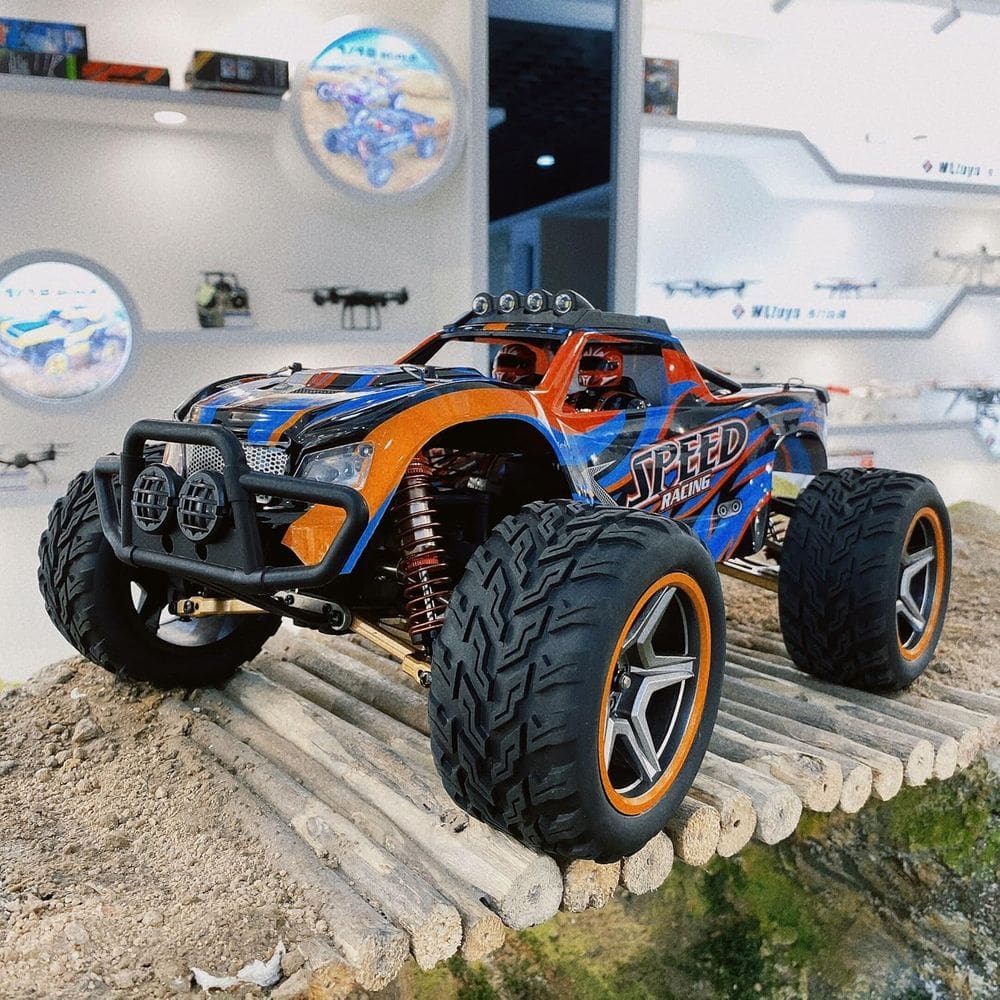 Automodelo WL Toys 1/10 RC Speed Racing 45KM/H 4WD Escovado
