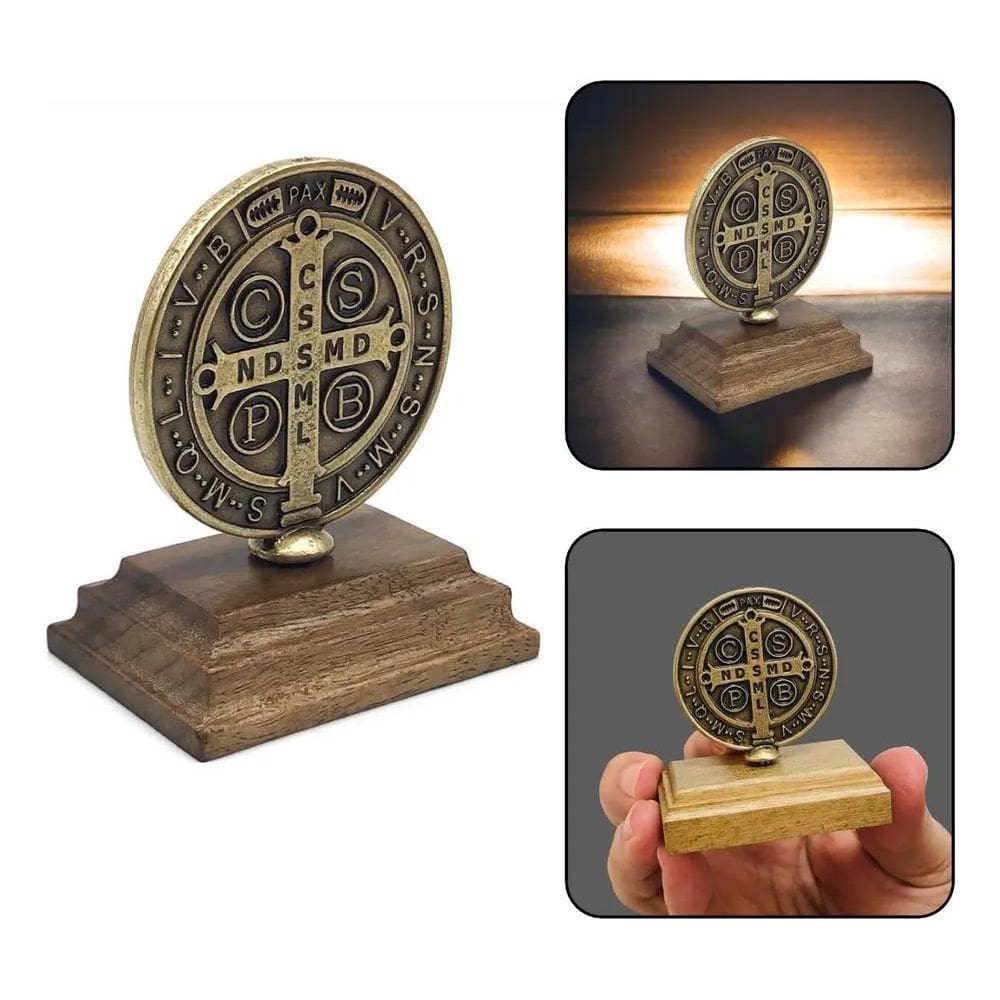 Adorno De Mesa Medalha De São Bento No Pedestal