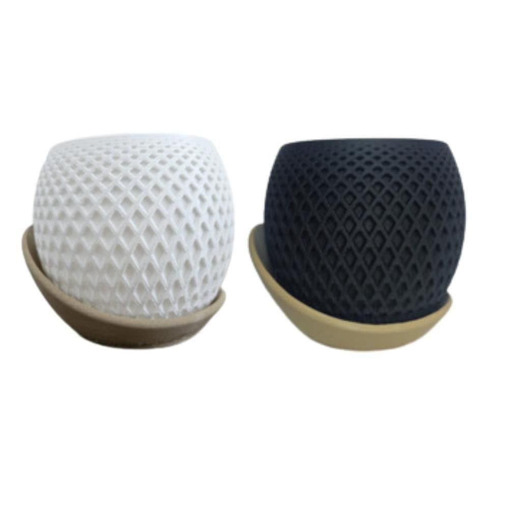 Vaso Decorativo Moderno Texturizado Com Base Bege Design Curvo Para Ambientes Branco + Preto