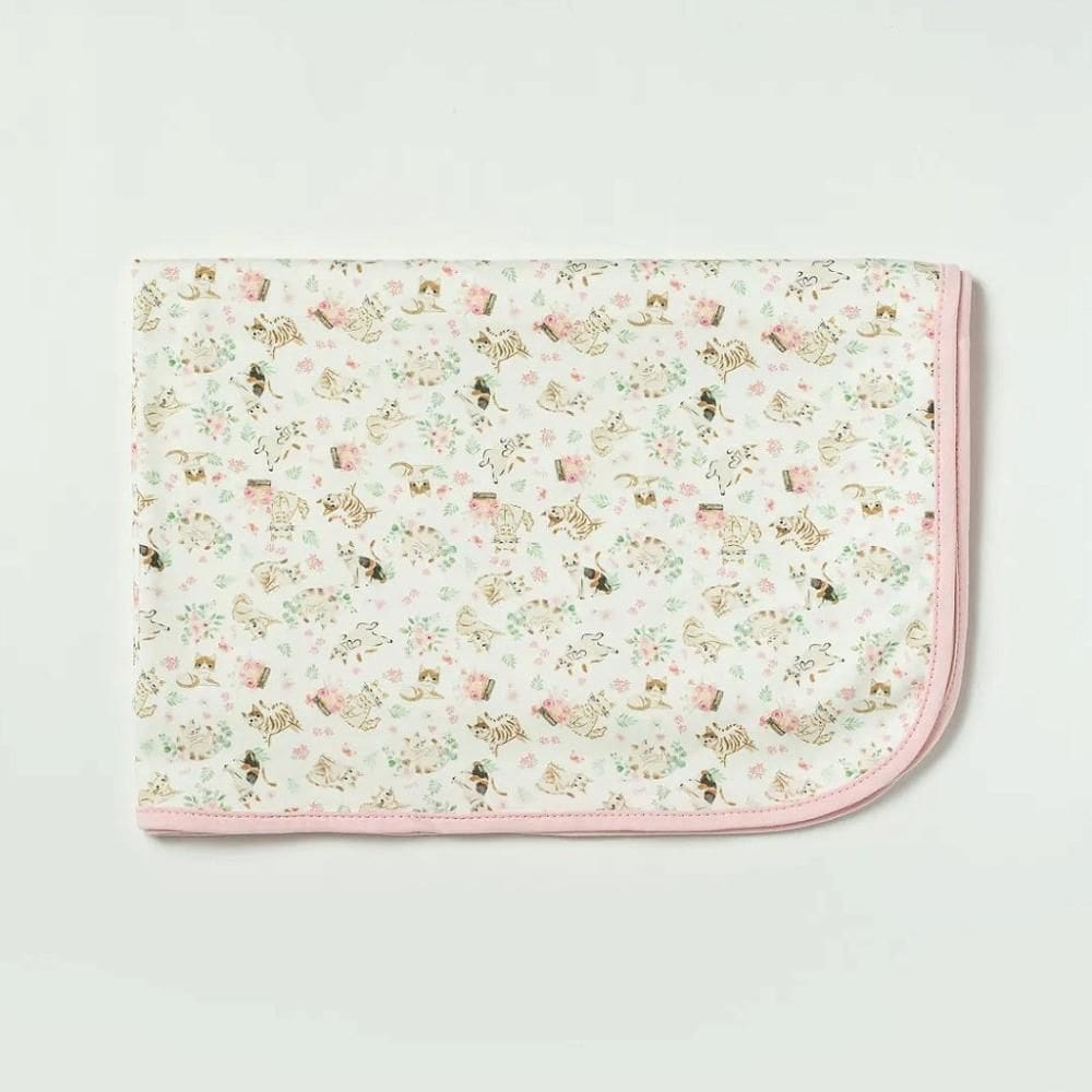 Cueiro Hug Gatinhos Estampado Rosa Iogurte