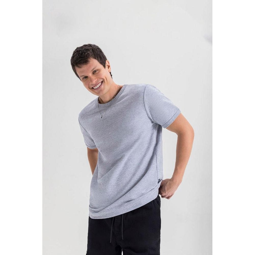 Camiseta masculina em moletinho Essendi P