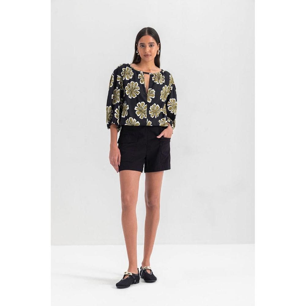 Shorts Feminino Em Alfaiataria Essendi Preto