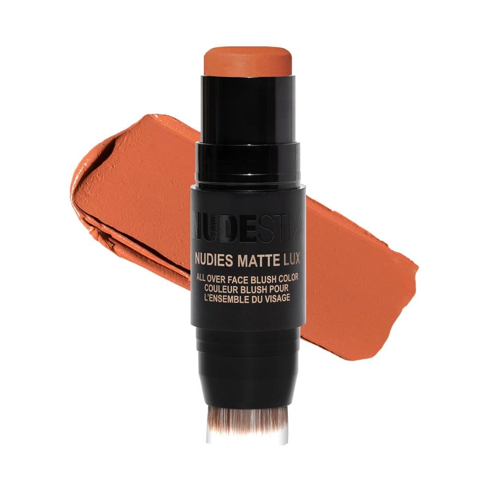 Blush Nudestix Nudies Matte Lux Cream 3 em 1 em todo o rosto