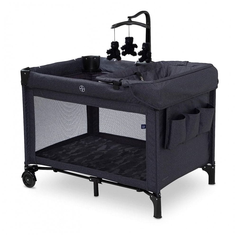 Berço Cercado Portátil com Trocador Removível e Três Ursos Brannan de Pelúcia, Delta Children, Preto