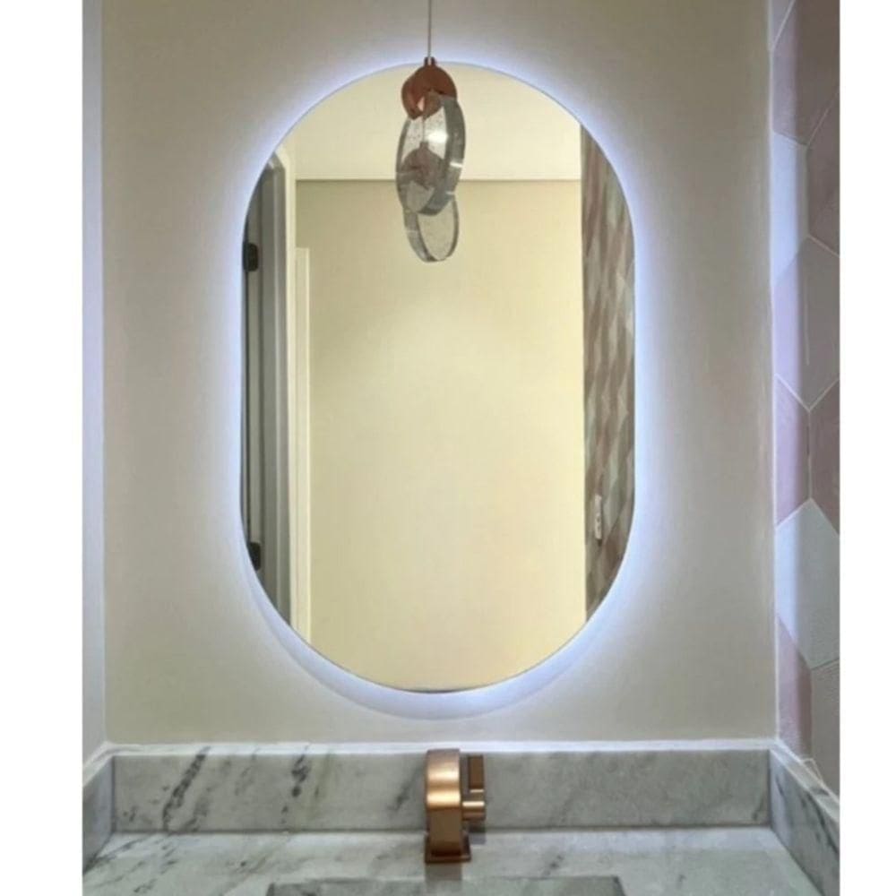 Espelho Brillare Orgânico Oval Grande Com LED 80x50cm Lapidado À Pilha Ou Fonte Branco Frio Pilha