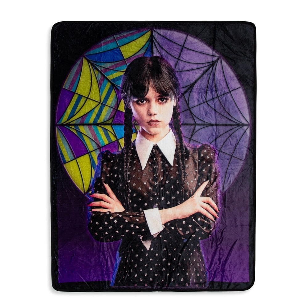 Manta prateada Buffalo Addams Family Wednesday 114x152cm
