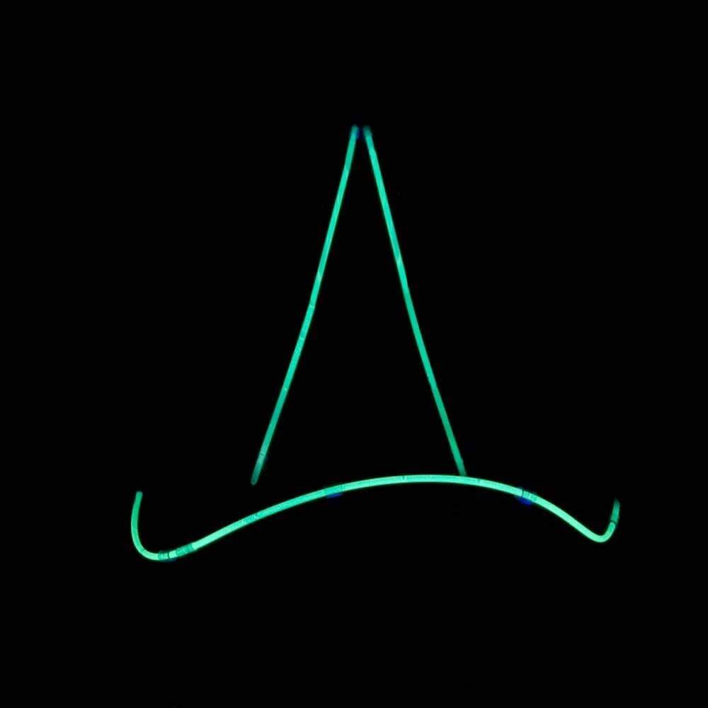 Chapéu de fantasia Glowman Glowman Witch 100% poliéster com bastões luminosos