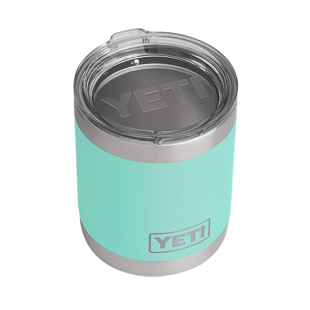 Copo YETI Rambler Lowball 300 ml de espuma marinha isolada a vácuo