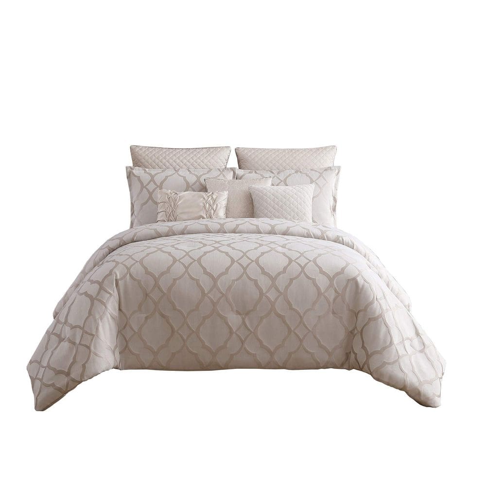 Conjunto de roupa de cama Benzara Queen Size 9 peças em quadrifólio branco