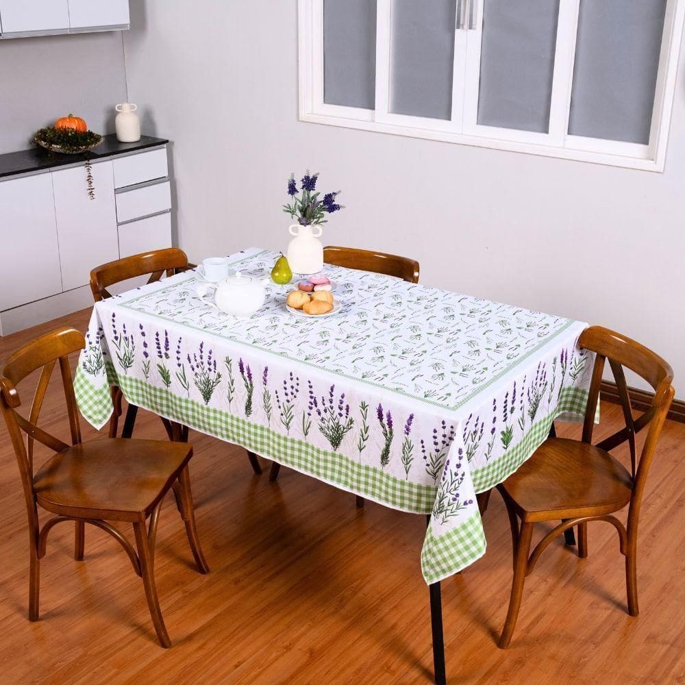 Toalha De Mesa Estampada Allegra 1 Peça 6 Lugares 100% Poliéster - Lavanda