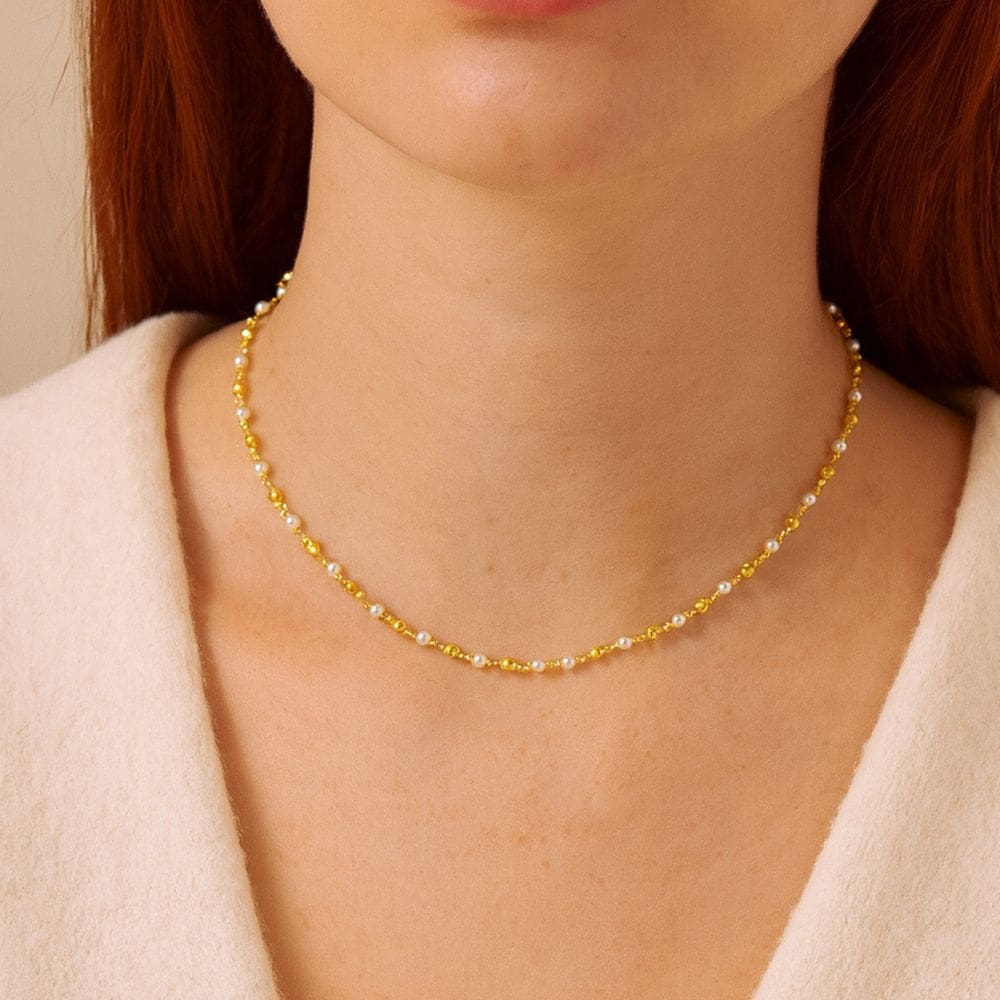 Colar Choker Mini Pérolas e Bolinhas Banhado a Ouro