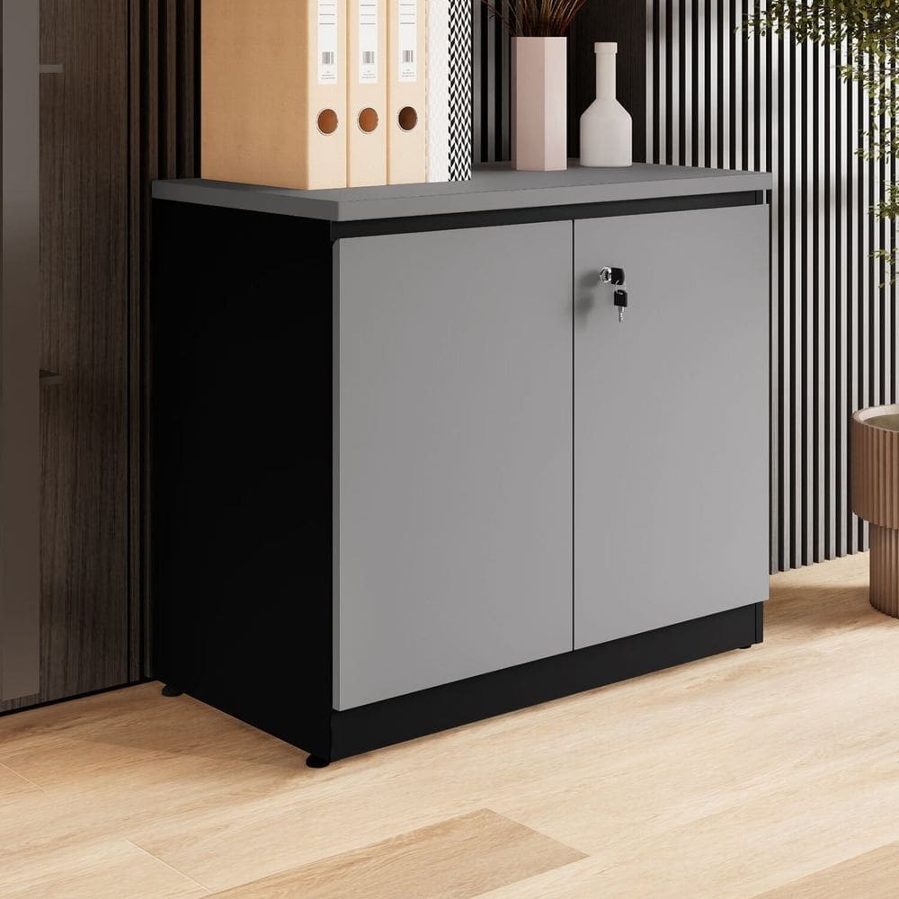 Armário Baixo 80cm para Escritório 2 Portas com Chave Puxadores Cava Corporate Cinza Sagrado / Preto