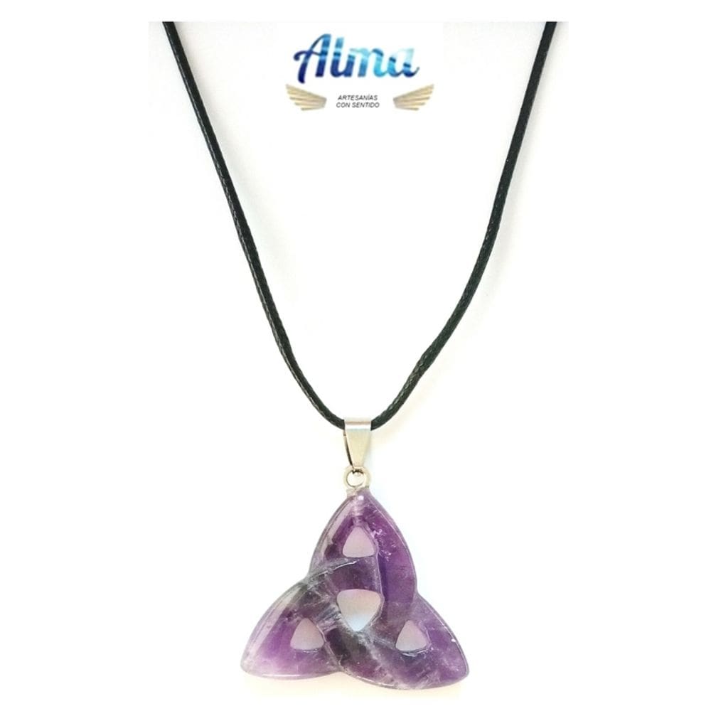 Colar com pingente de quartzo ametista com triquete celta