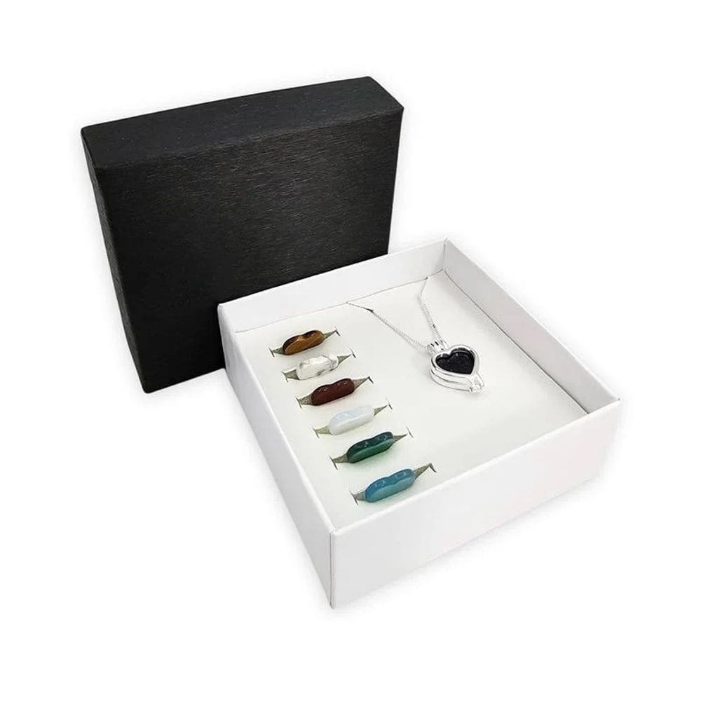 Colar relicário coração com 7 pedras naturais prateado