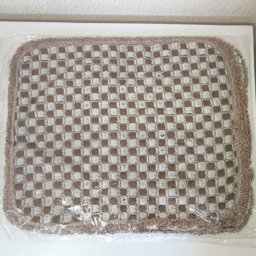 Kit 3 Peças Tapete Banheiro Xadrez Daminha Taolha De Piso Chão 50x40cm  Caramelo Liso