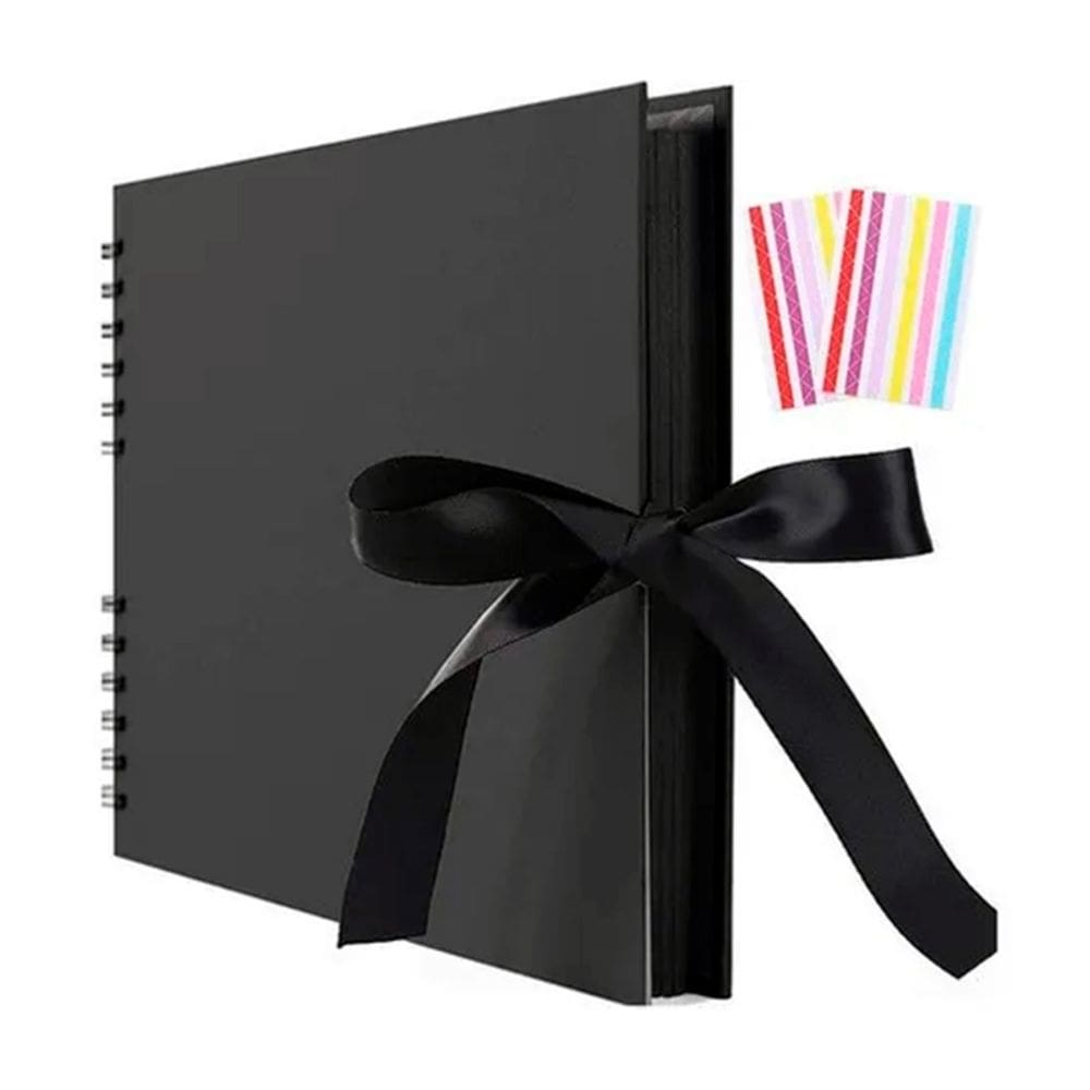 Álbum de scrapbooking de 80 páginas em preto com fotos e letras 21x29.