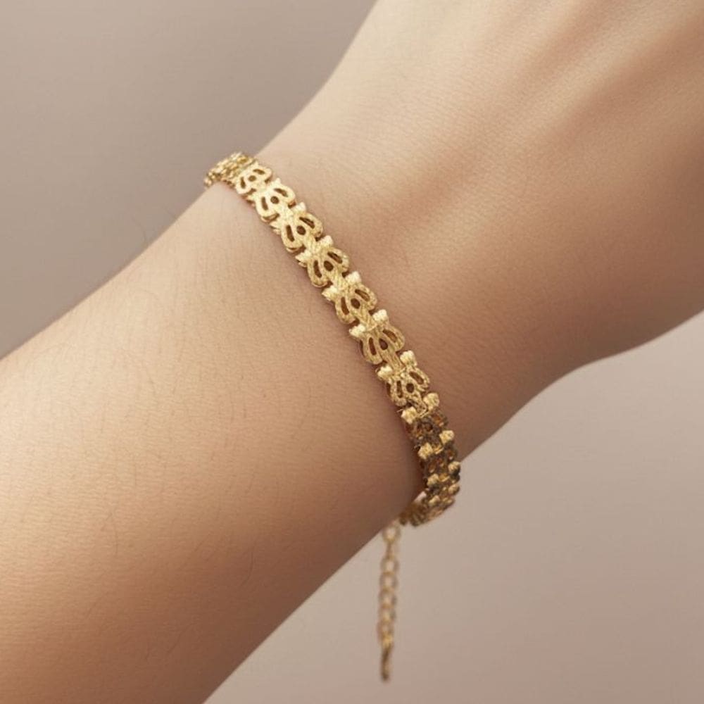 Pulseira Malha De Coroas Banhada a Ouro