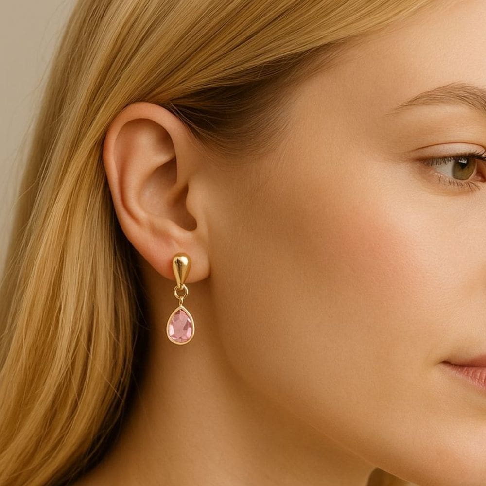 Brinco Gota Rosa Pendurada Banhado a Ouro