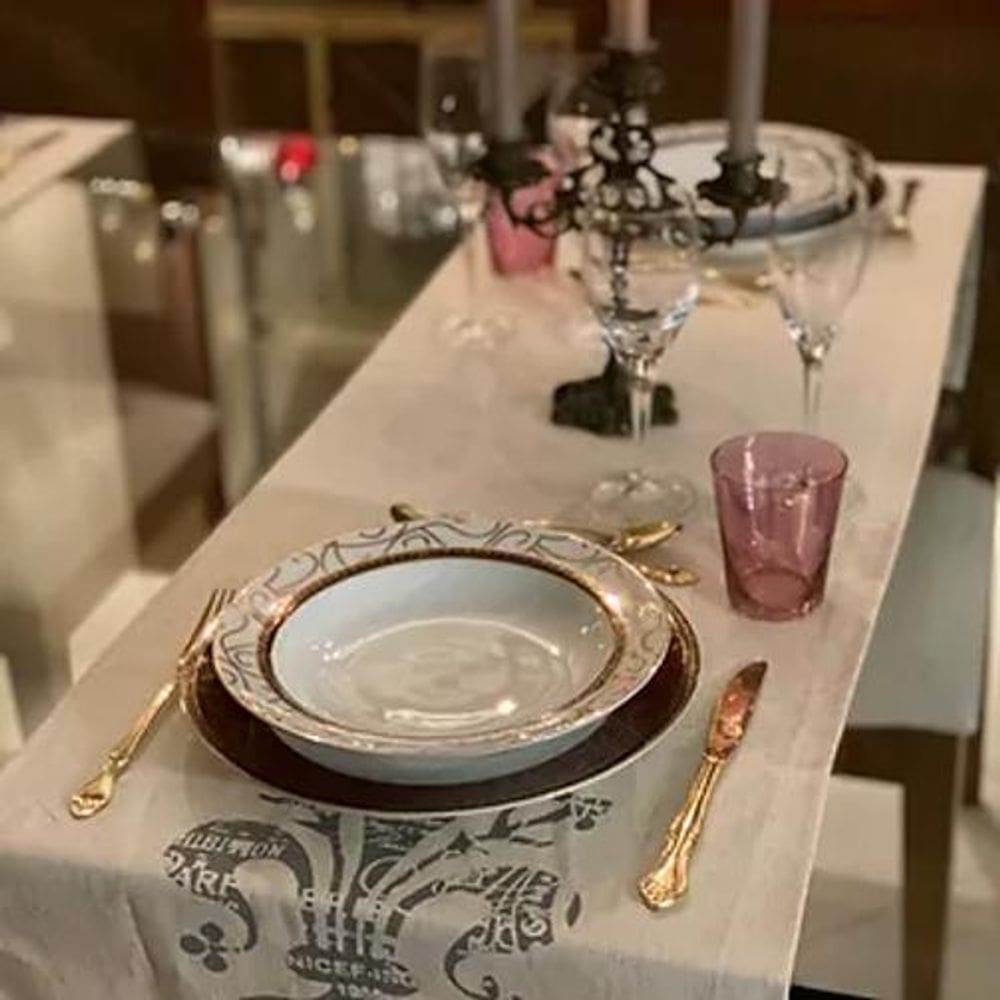 Caminho De Mesa Em Linho Flor De Lis - 40X150Cm