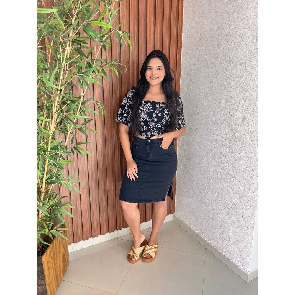 Saia Secretaria Jeans Preto Com Fenda Lateral Crisconf